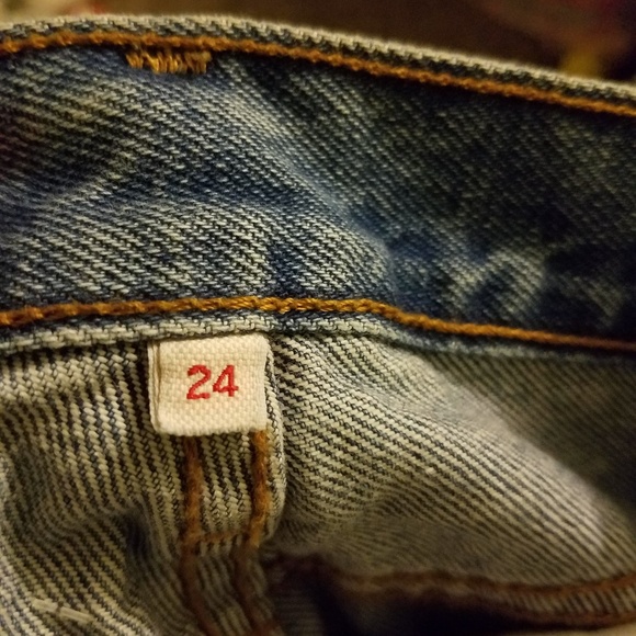 Levi's denim shorts - Picture 3 of 3